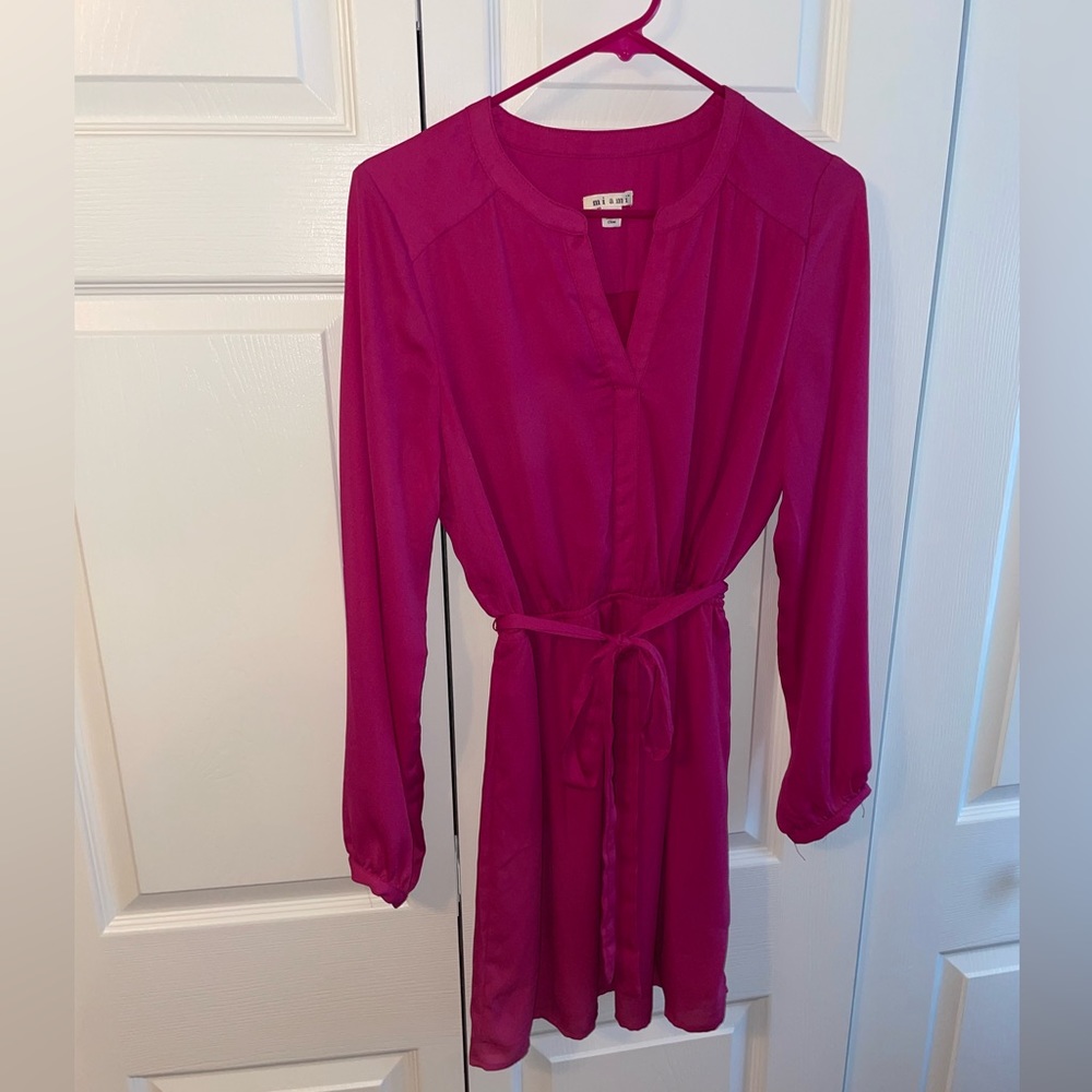 Francesca’s Miami tie front long sleeve fuchsia dress